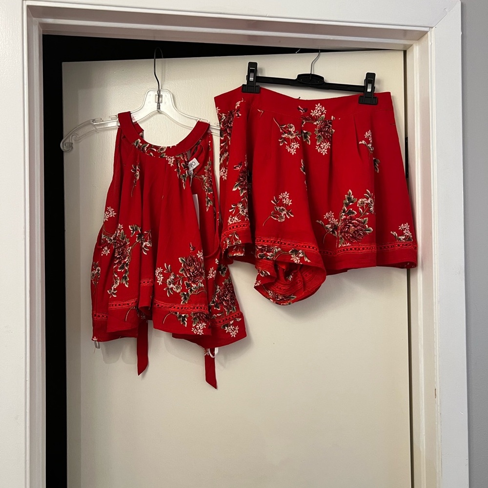 NWT! Showpo Halter Crop Top & Matching Shorts Set